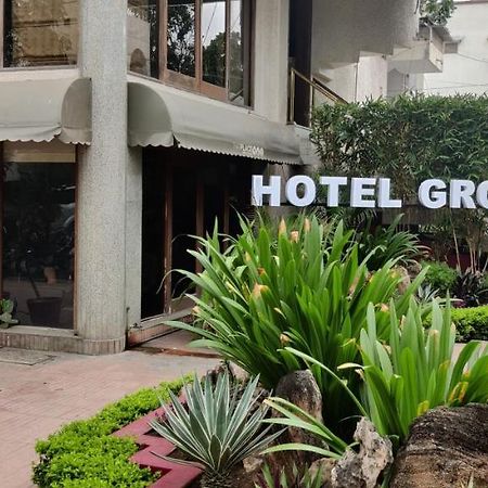 Hotel Grg Вадодара Екстериор снимка