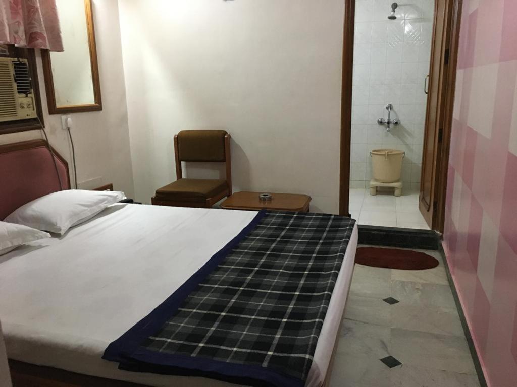 Hotel Grg Вадодара Екстериор снимка