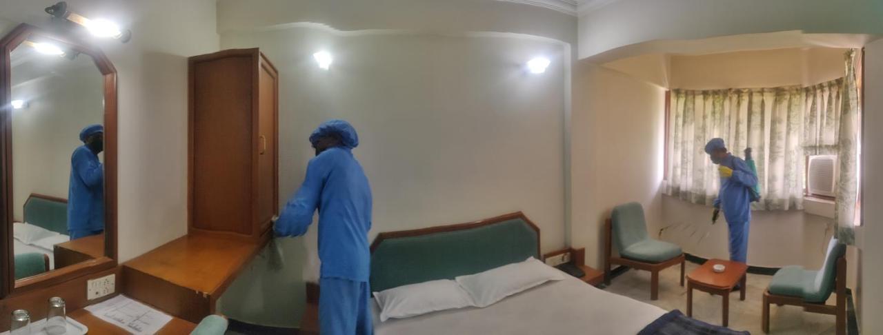 Hotel Grg Вадодара Екстериор снимка