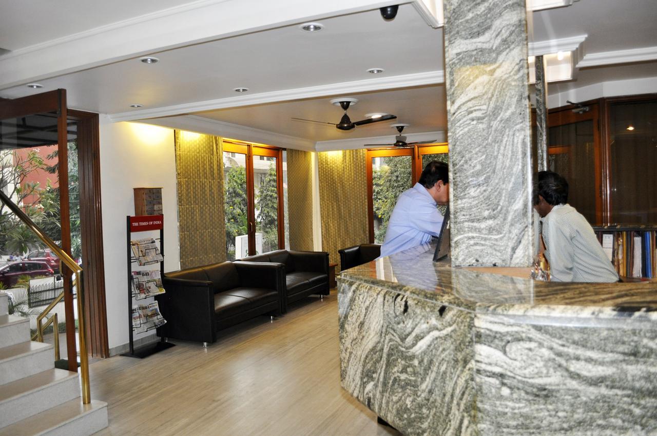 Hotel Grg Вадодара Екстериор снимка