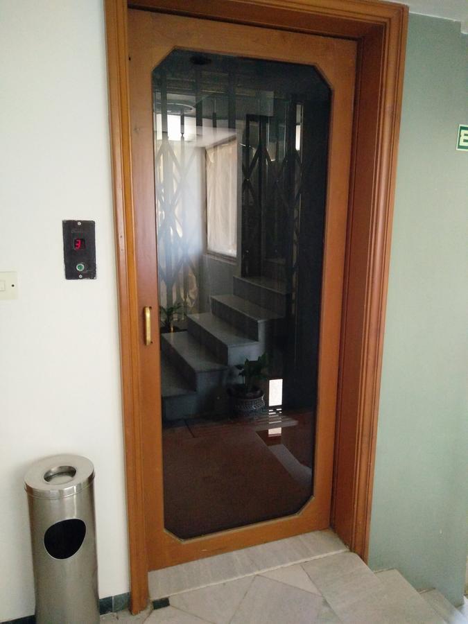 Hotel Grg Вадодара Екстериор снимка