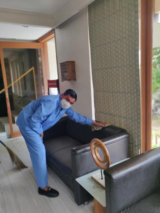 Hotel Grg Вадодара Екстериор снимка